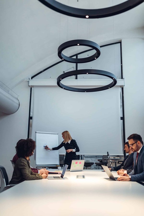 Quelle est l'influence des politiques d'urbanisme sur l'investissement immobilier dans les petites communes ?